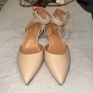 Dream Pairs Cream Pointed Toe Heels. Career Capsule Wardrobe